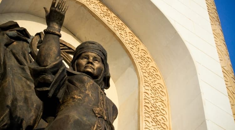 The Triumphal arch "Mangilik El" — photo 5