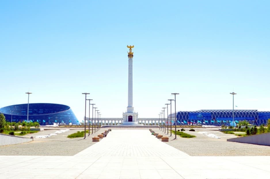 Монумент «Қазақ елі»