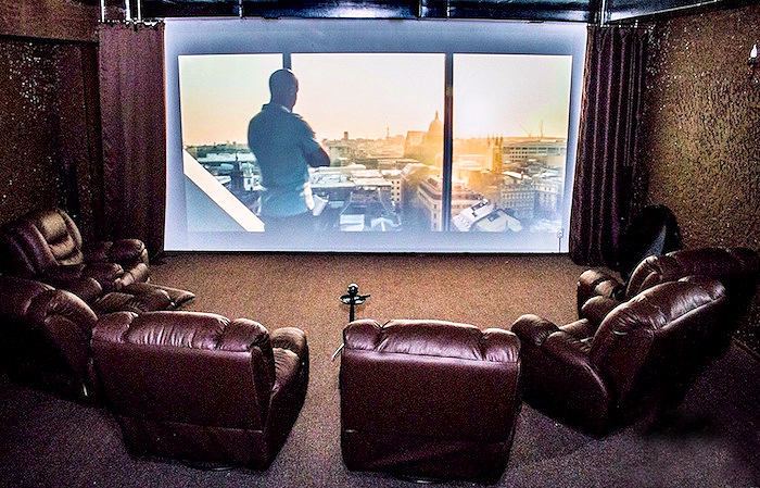 Сходить в необычный кинотеатр